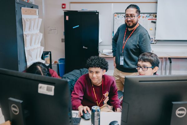 Sol - boys_teacher_computers Sol - boys_teacher_computers